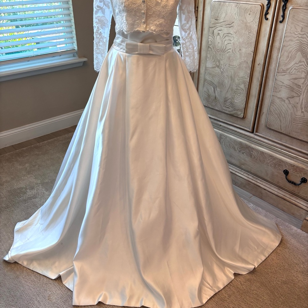 NEW Satin Wedding Dress 2 Piece Wedding Dress with Jacket NWOT Size M/8 - Picture 14 of 16
